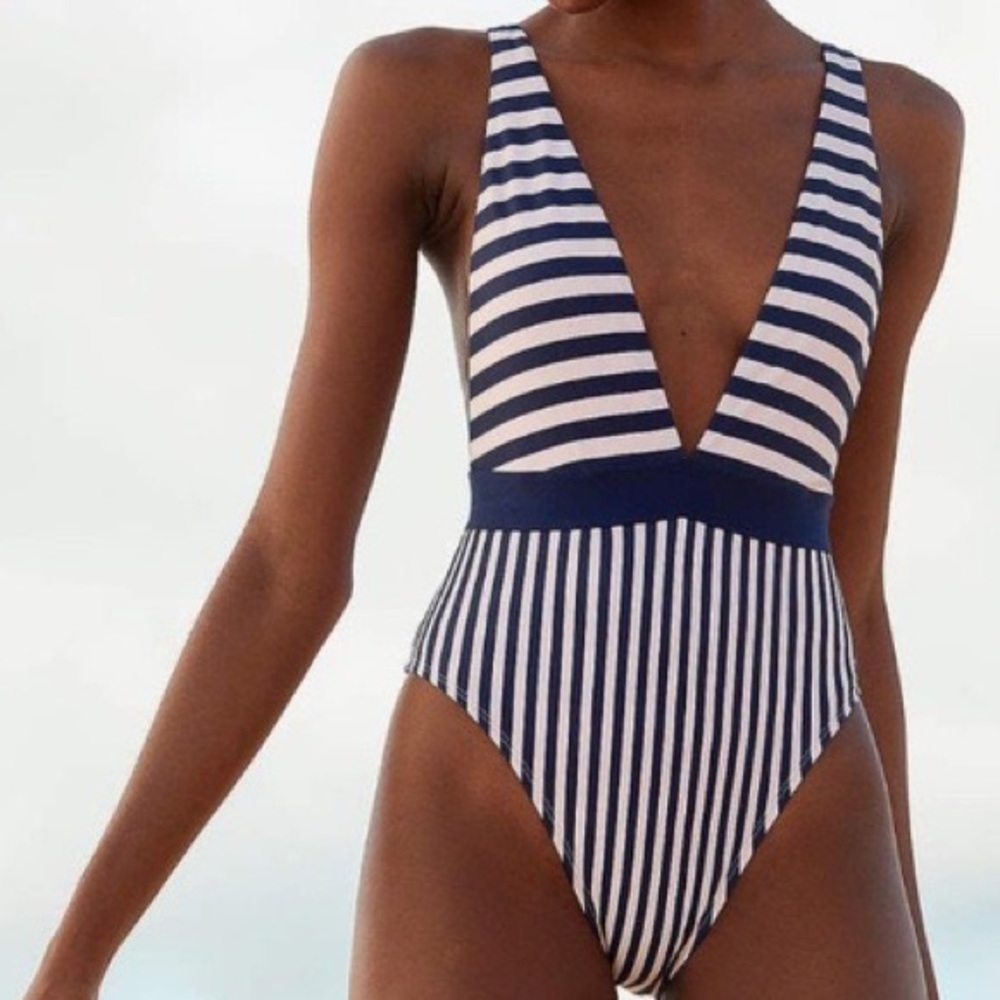 Aerie swimsuit one piece navy and pink swimsuit size small
